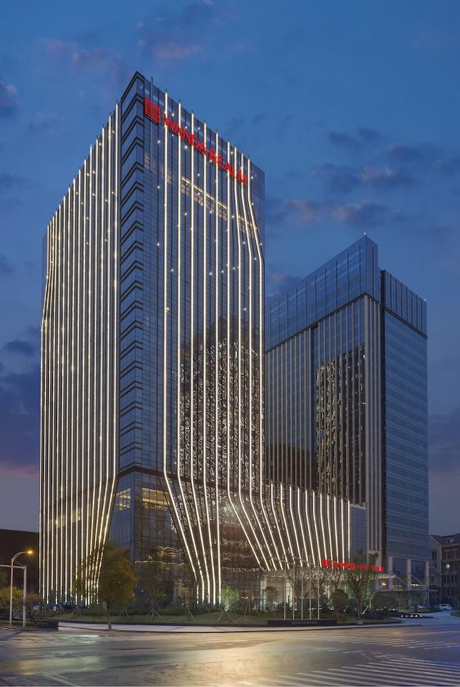 Wanda Realm Ухань Экстерьер фото